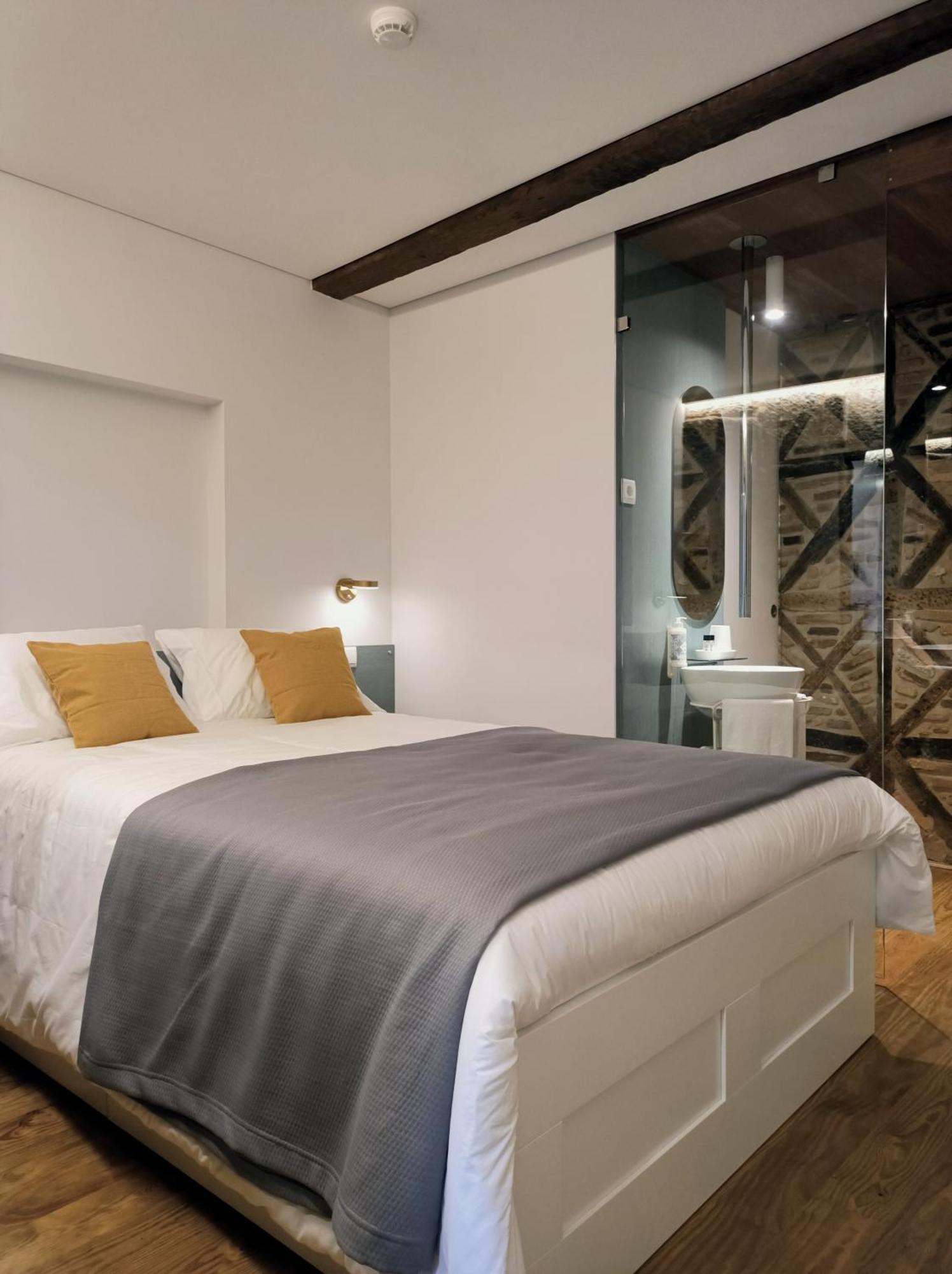 Domi Suites & Studios Guimarães Exteriör bild